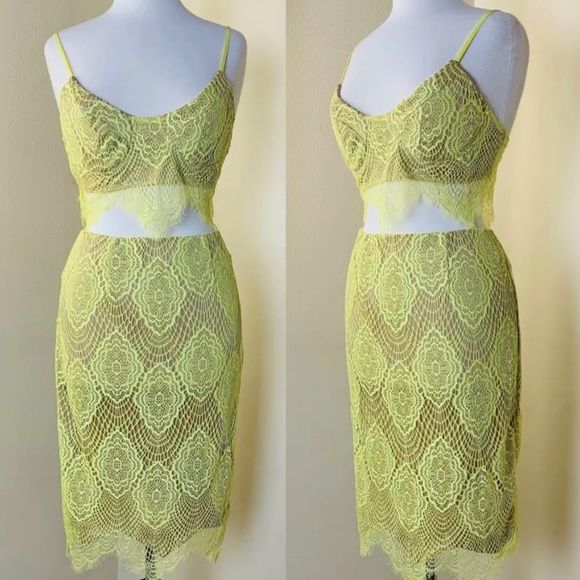 L’ATISTE Yellow Lace Overlay Skirt Set - Picture 1 of 7